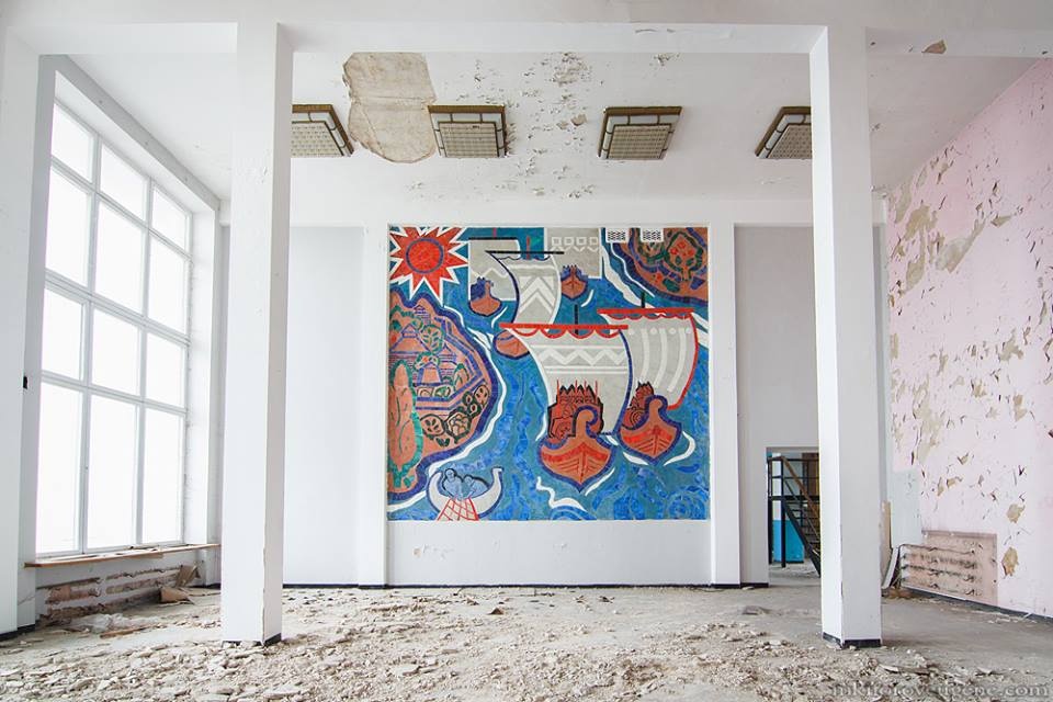 Декоративное панно в интерьере Речного вокзала