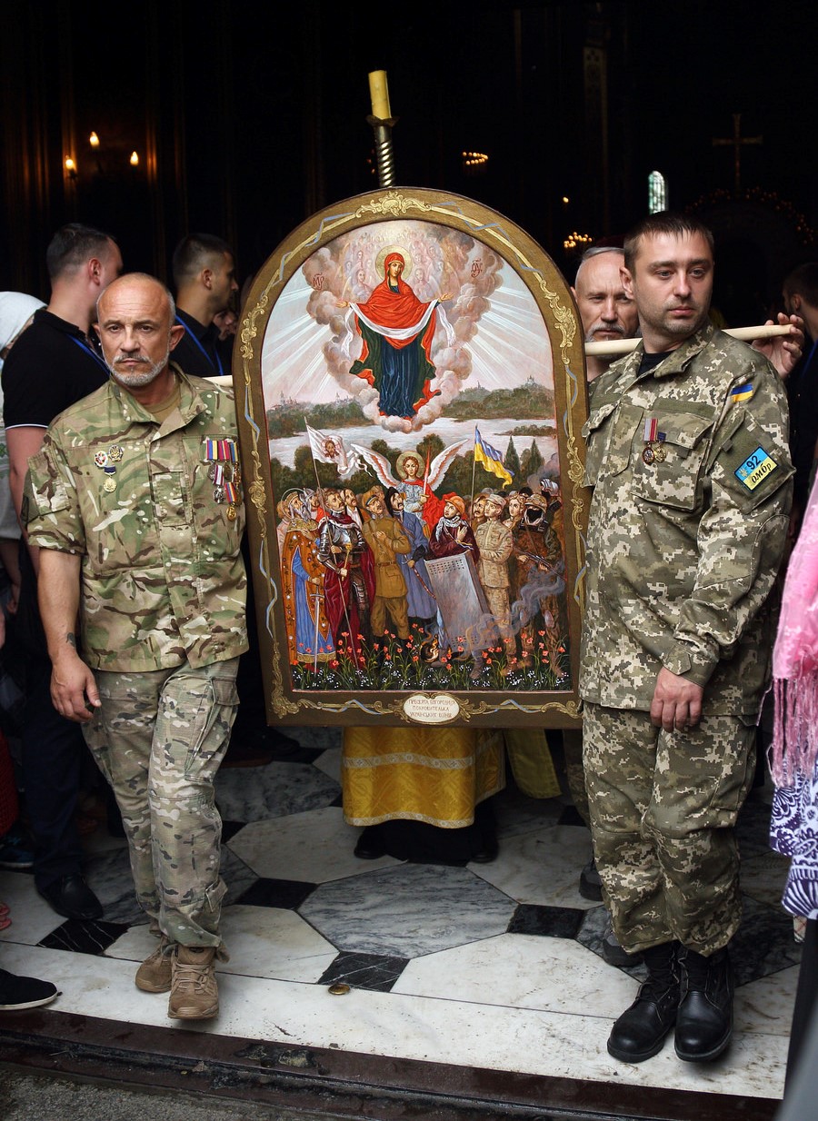 Воинов АТО и активистов Майдана наряду с Владимиром Великим и Иваном Мазепой увековечили в иконе