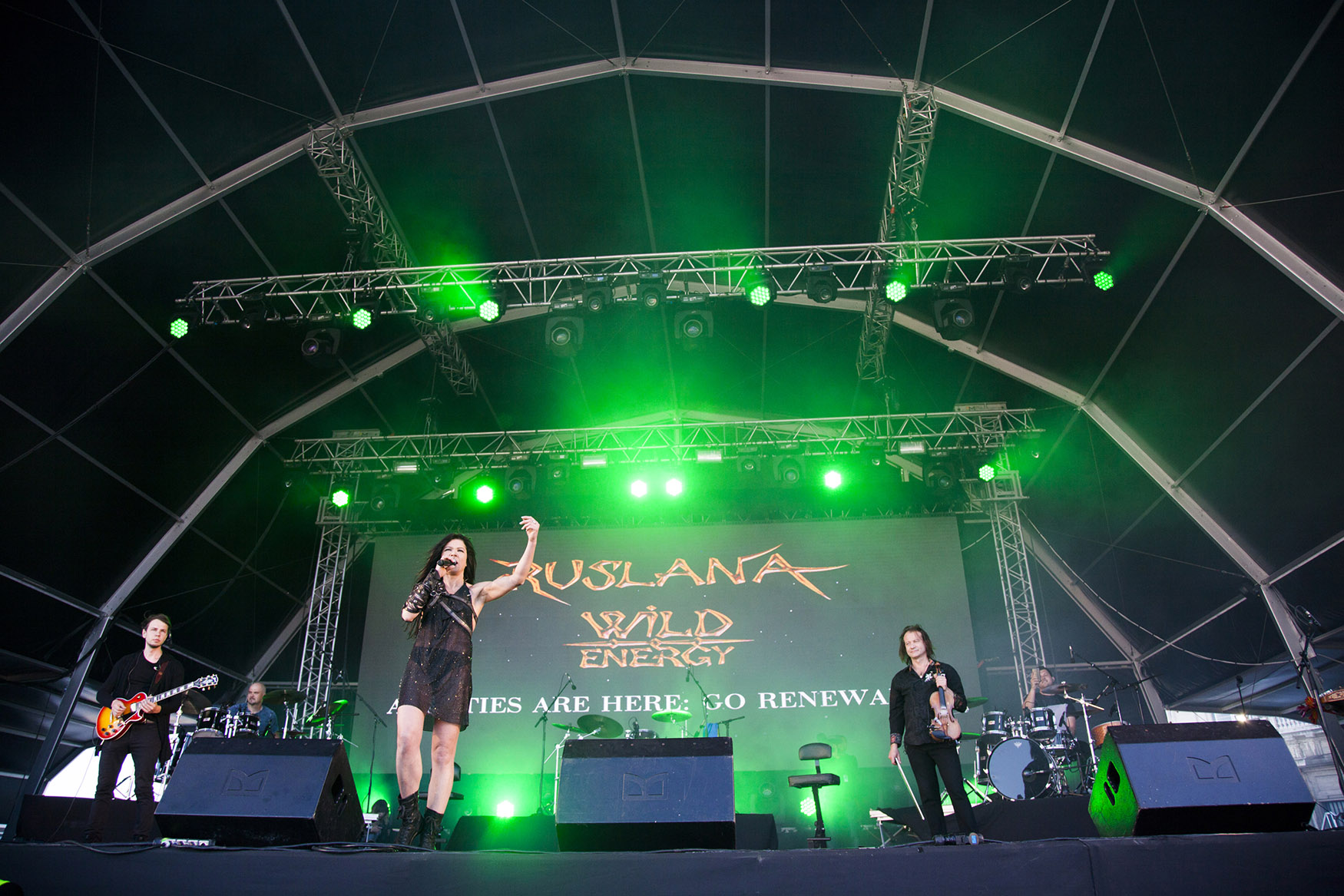 Руслана &quot;зажгла&quot; в фан-зоне Евровидения 2018 в Лиссабоне (фото, видео)