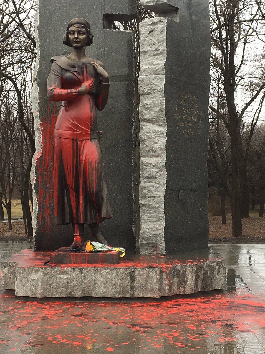 У Києві за спаплюженим пам`ятником Олені Телізі встановлять відеонагляд