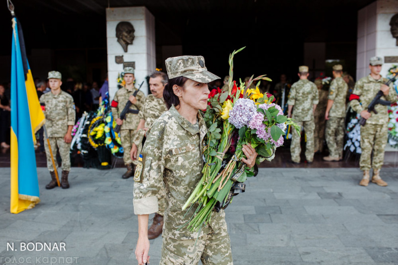 На Закарпатье прощаются с погибшими на Ровенском полигоне бойцами (фото, видео)