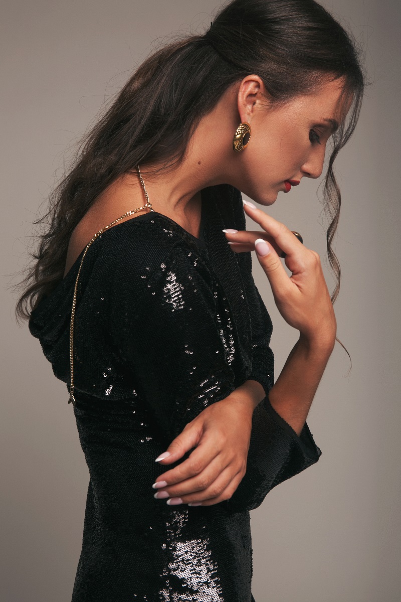 Гімнастка Ганна Різатдінова показала розкішні форми у стильній fashion-зйомці