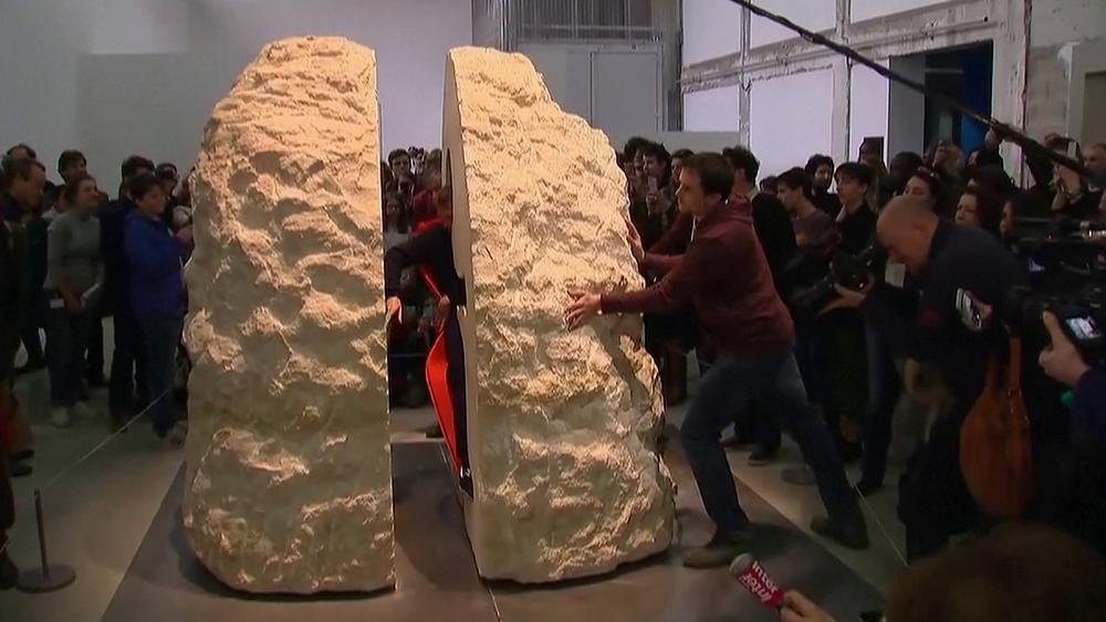 У Франції художник збирається провести тиждень замурованим між кам'яними блоками