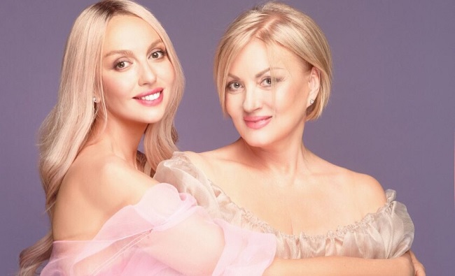 Оля Полякова с мамой Светланой