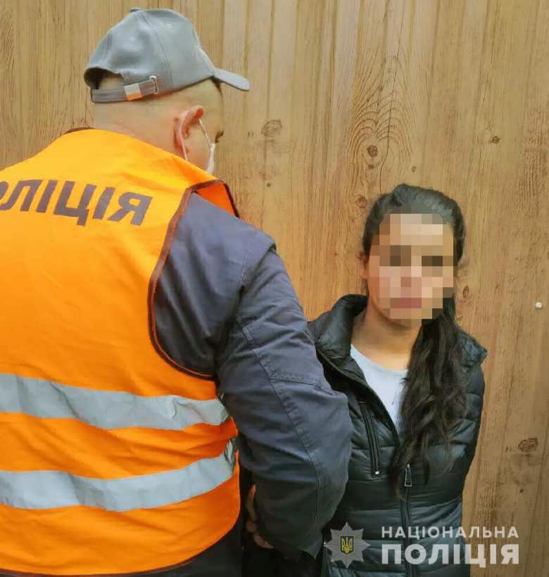 В Киеве молодая воровка &quot;обчищала&quot; пенсионеров: фото &quot;героини&quot;