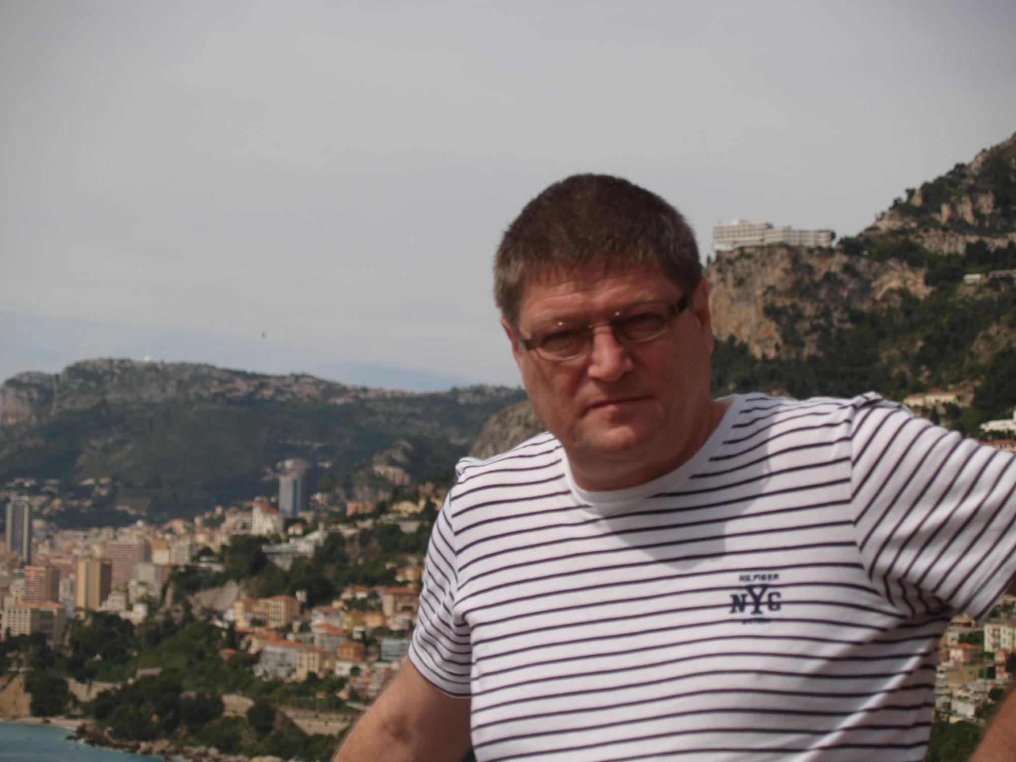 Легендарний аферист: в Україну повернувся засновник фінансової піраміди, який "кинув" 40 тис. українців