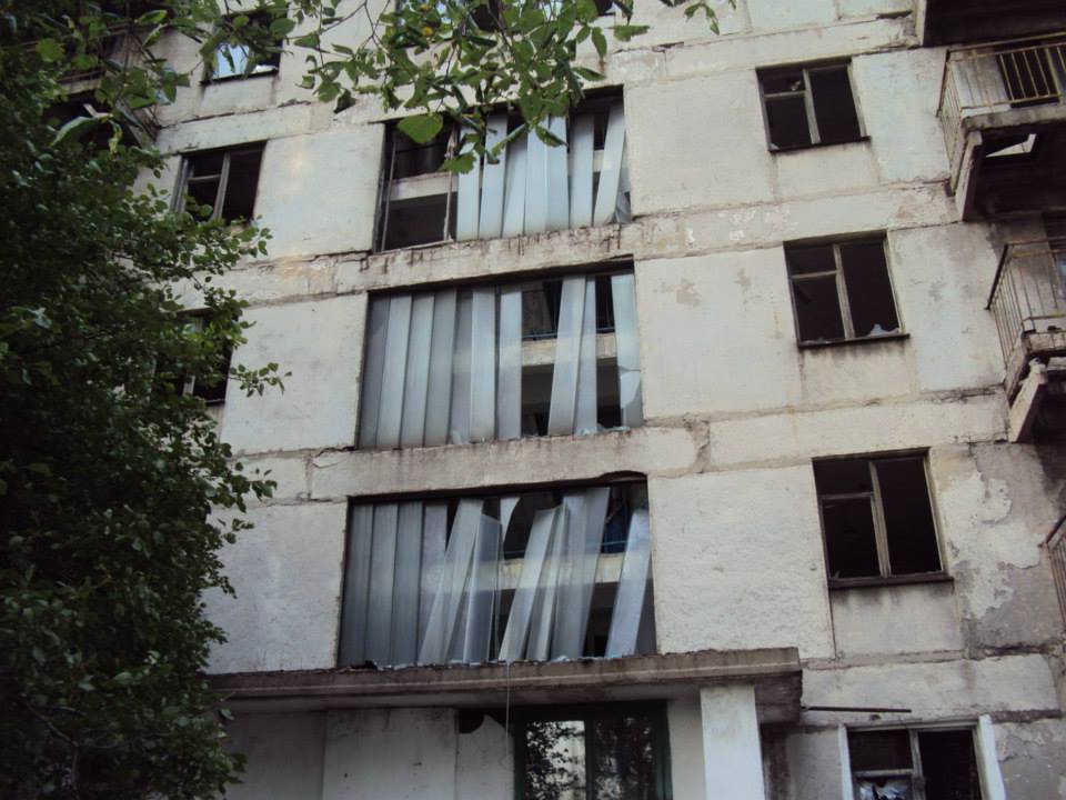 Єнакієве в руїнах: як виглядає сьогодні мала батьківщина втікача Януковича (фото)