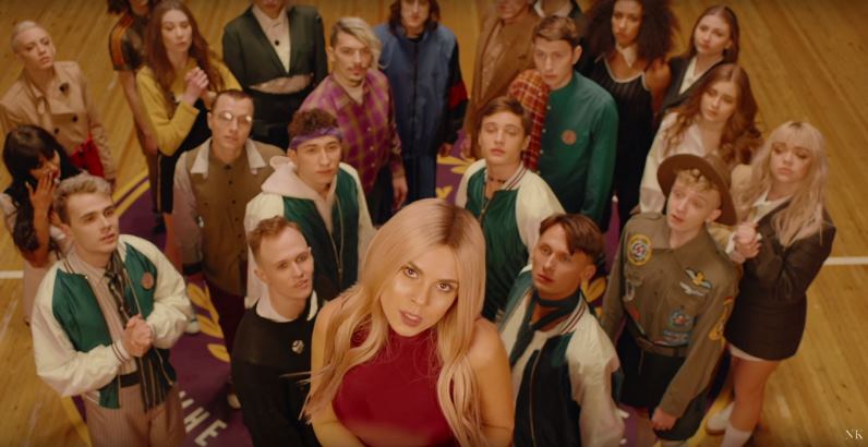 Каменских – блондинка: певица представила новый зажигательный клип (видео)