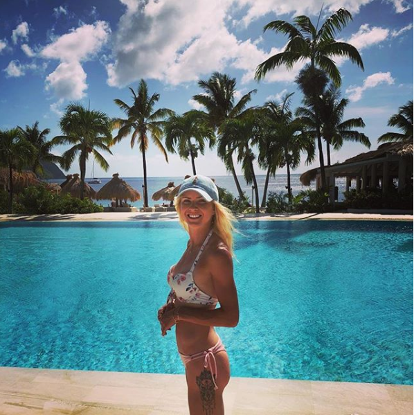 &quot;Какая-то плоская&quot;: Свитолина поразила поклонников снимком в купальнике