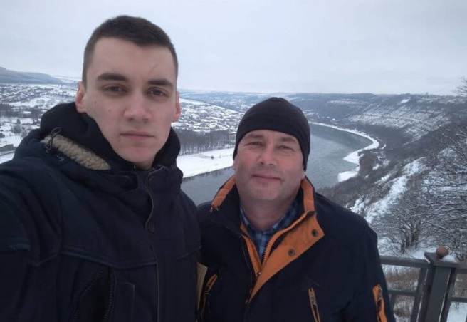 "Возьмите меня, а отпустите брата!": семья погибшего АТОшника рассказала об отважном бойце