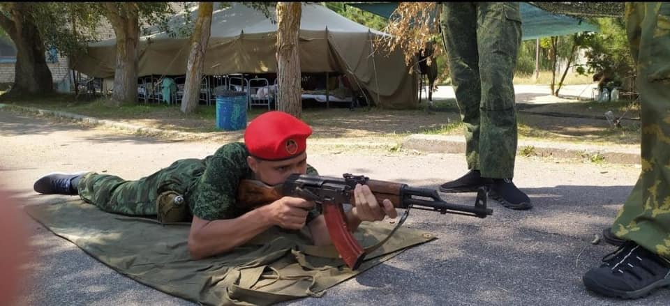 В "ДНР" из детей воспитывают будущих боевиков: появилось фото-доказательство