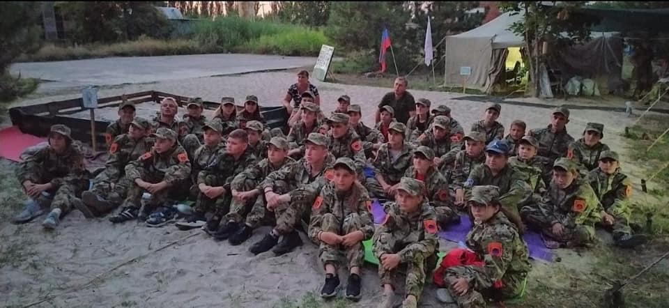 В "ДНР" из детей воспитывают будущих боевиков: появилось фото-доказательство