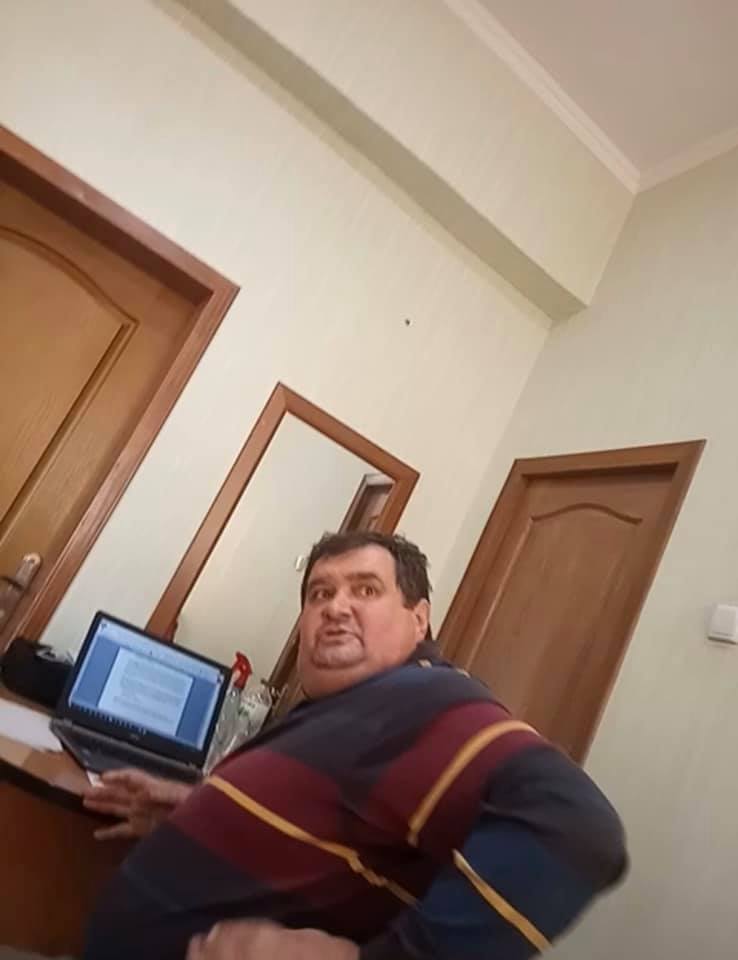 Під Києвом чоловік голови комісії вкрав і з'їв заяву кандидата на вибори