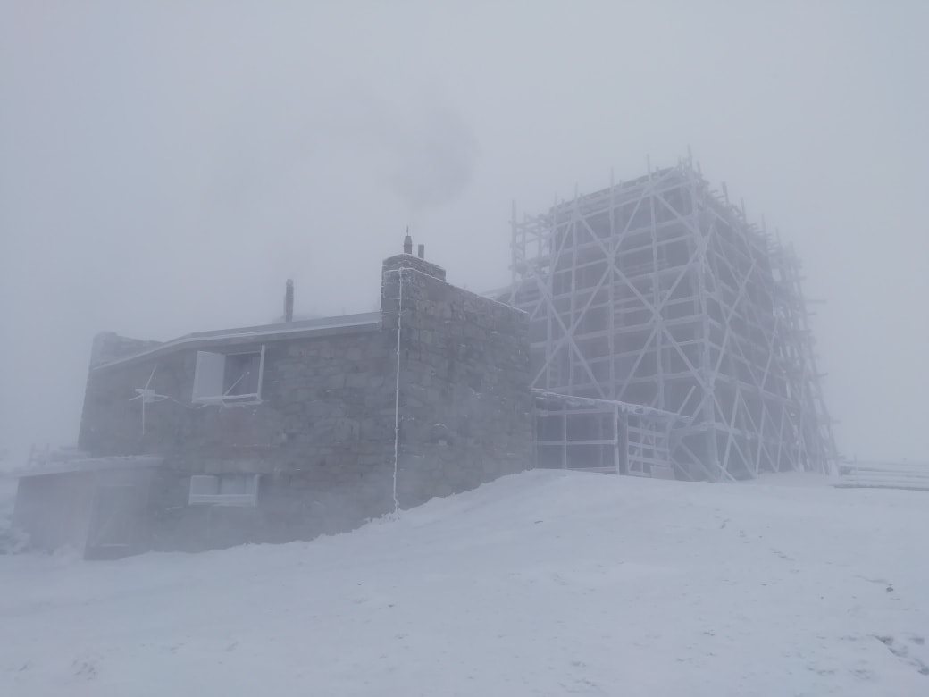 Карпаты завалило снегом: в горах -10 и настоящая зима (фото)