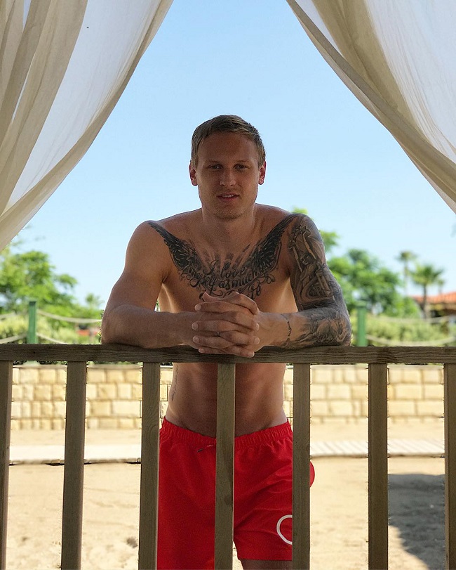 Седокова після скандалу з чужим чоловіком втекла від усіх поправляти здоров'я
