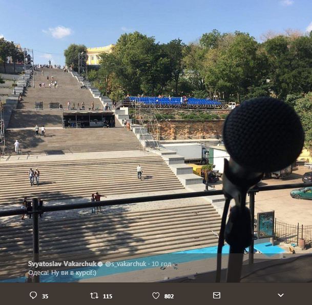 Вакарчук показав яскраві кадри підготовки до концерту в Одесі