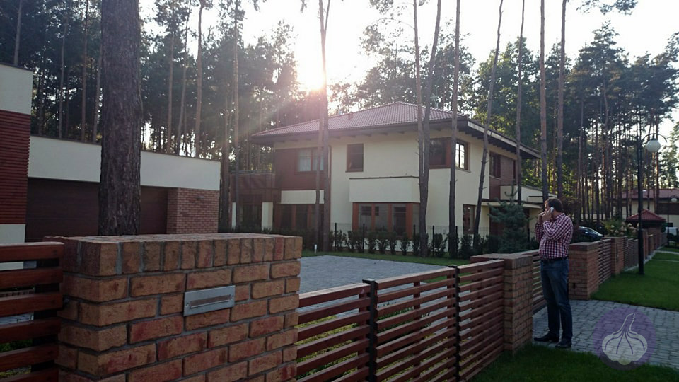 В лесу под Варшавой нашли дом скандального мэра Ирпеня