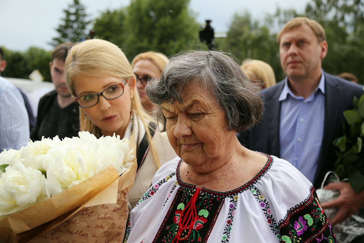 Вера Савченко в "Борисполе": "Если ее повезут в СИЗО, то сюда приедут добровольческие батальоны"