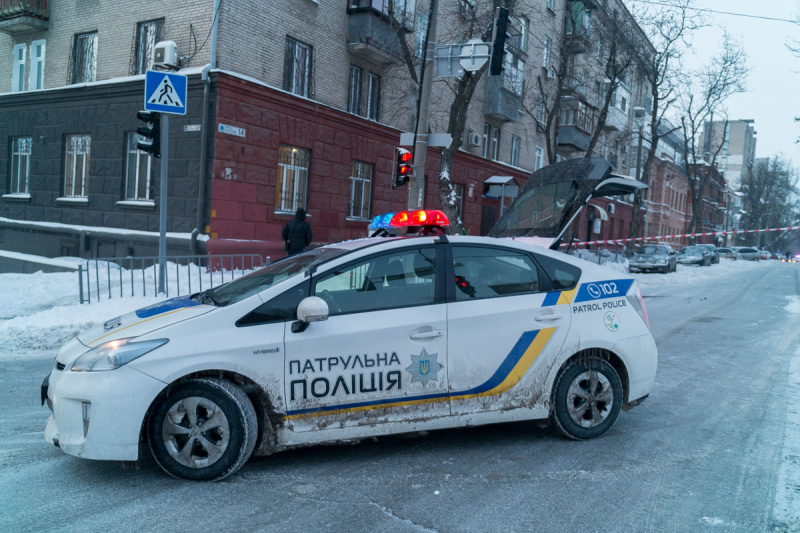 В центре Днепра образовалась 6-метровая яма (фото)