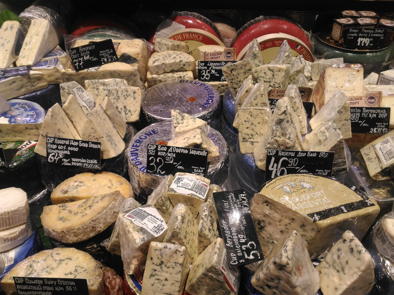 &quot;О, запрещеночка&quot;: российский блогер показал, что едят &quot;нищие украинцы&quot;