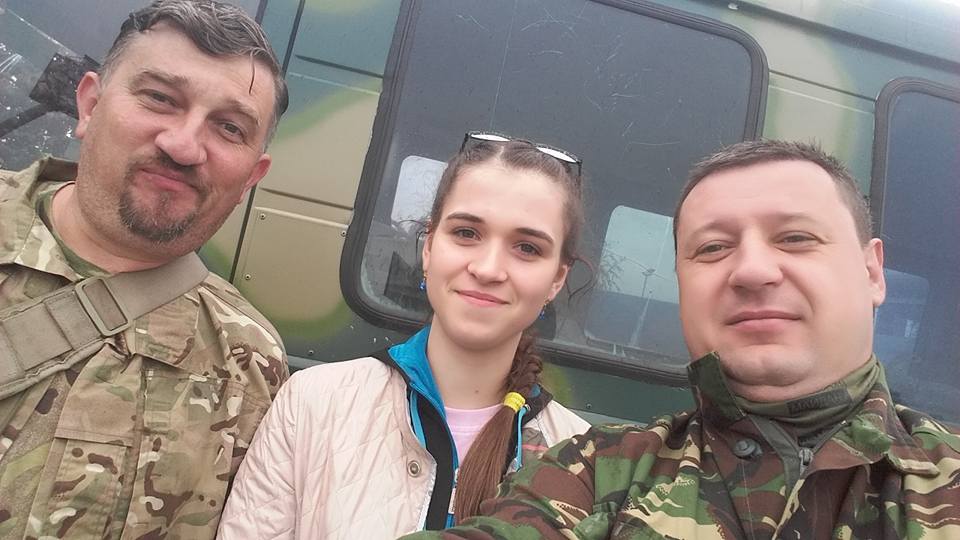 Знаменита юна патріотка з Донбасу вийшла заміж (фото)