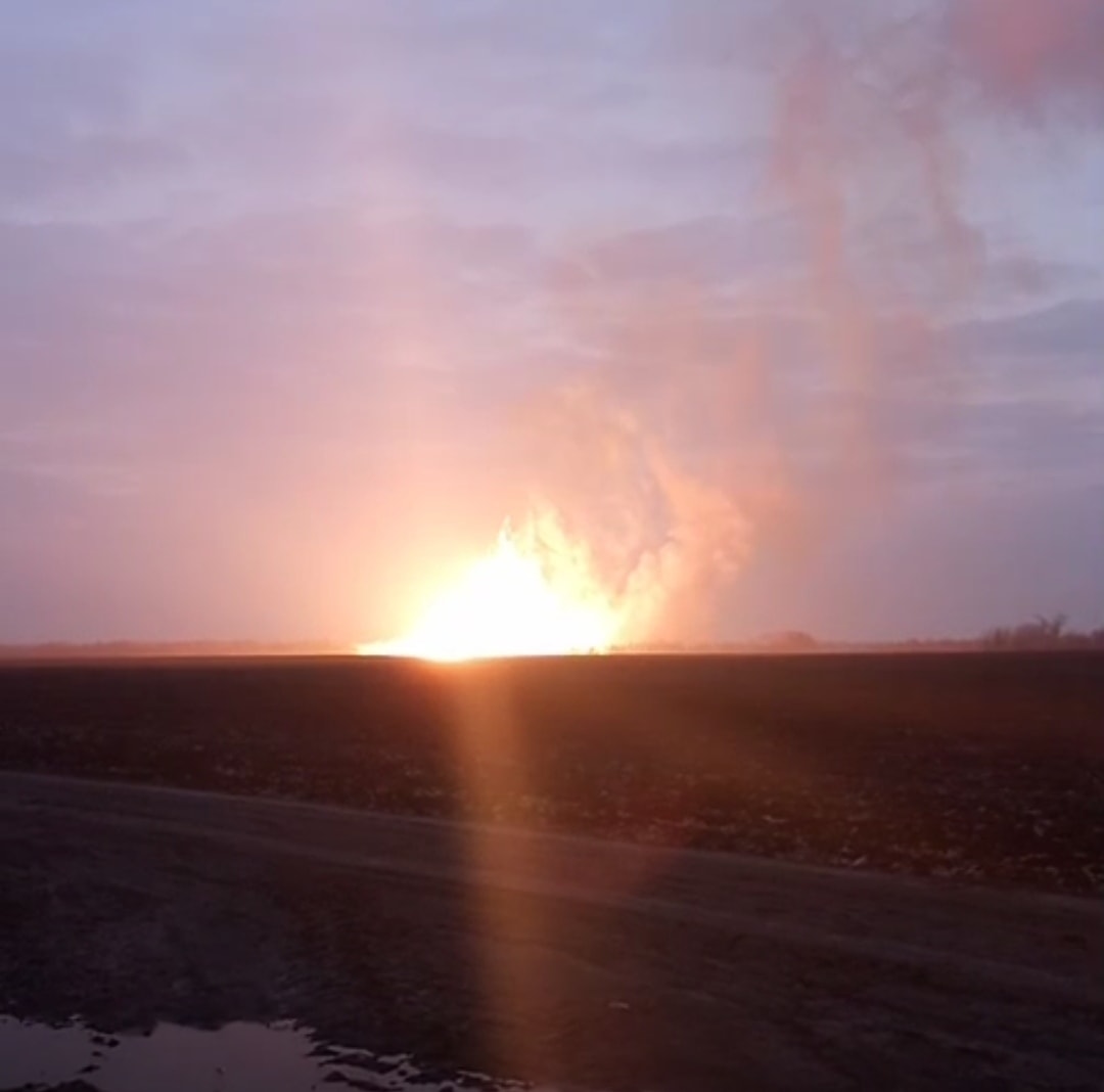 Наче кінець світу: очевидці розповіли про потужний вибух і пожежу в Лубнах (відео)