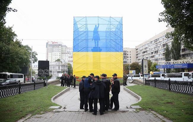 Що чекає Батьківщину-матір і пам'ятник Щорсу: в УІНП висловилися про декомунізацію в Києві