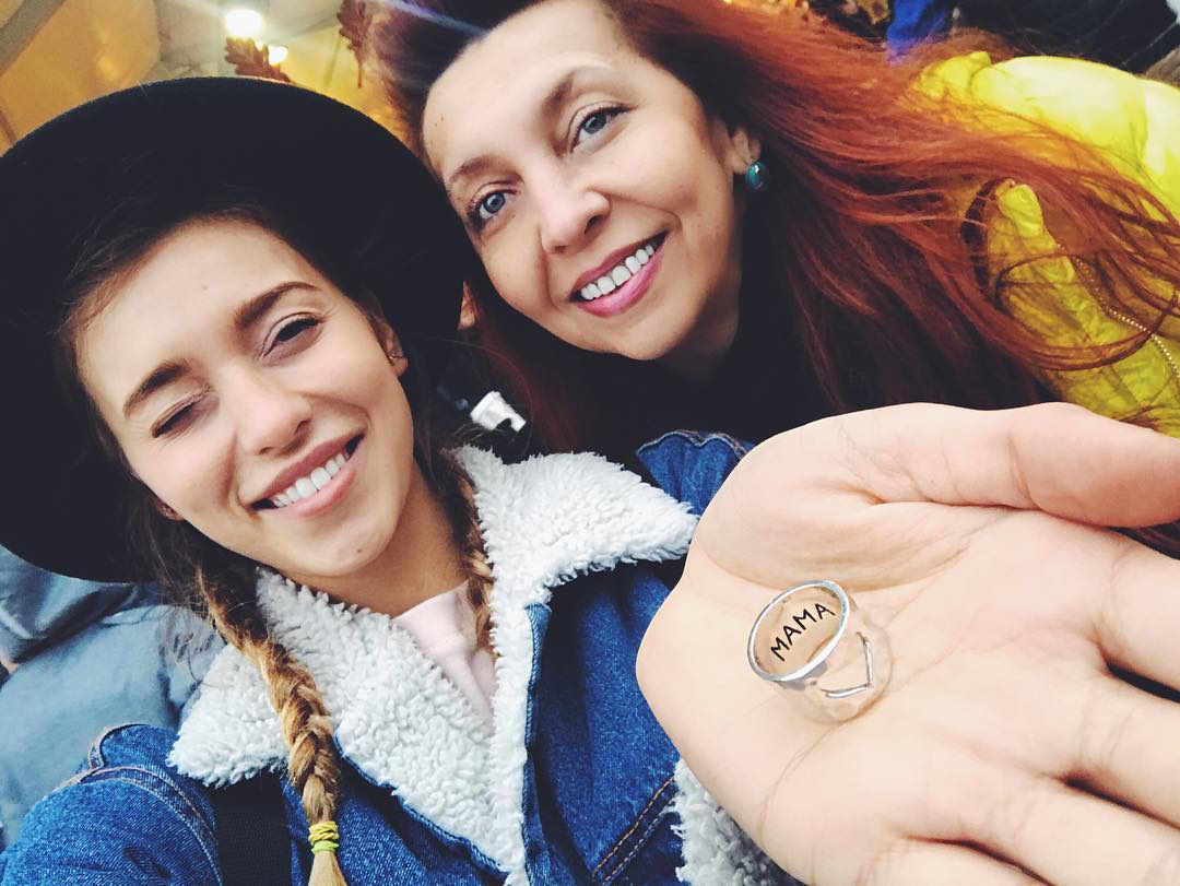 Регіна Тодоренко з мамою