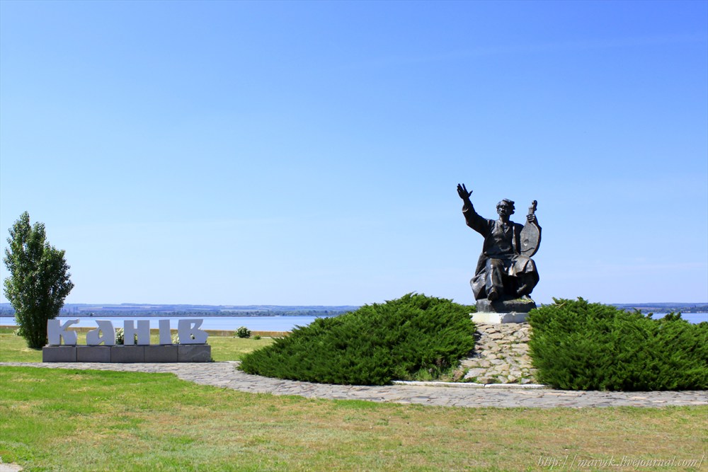 Тур вихідного дня з Києва: мальовниче озеро, Тарасова гора і Канівський заповідник