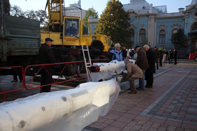 Улетим мы от вас: в Раду привезли украинские ракеты