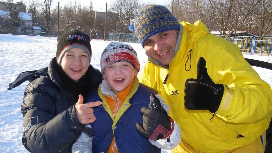 Украинец из Мариуполя усыновил 33 ребенка