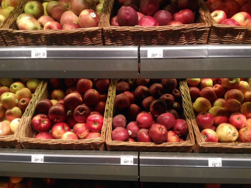 &quot;О, запрещеночка&quot;: российский блогер показал, что едят &quot;нищие украинцы&quot;