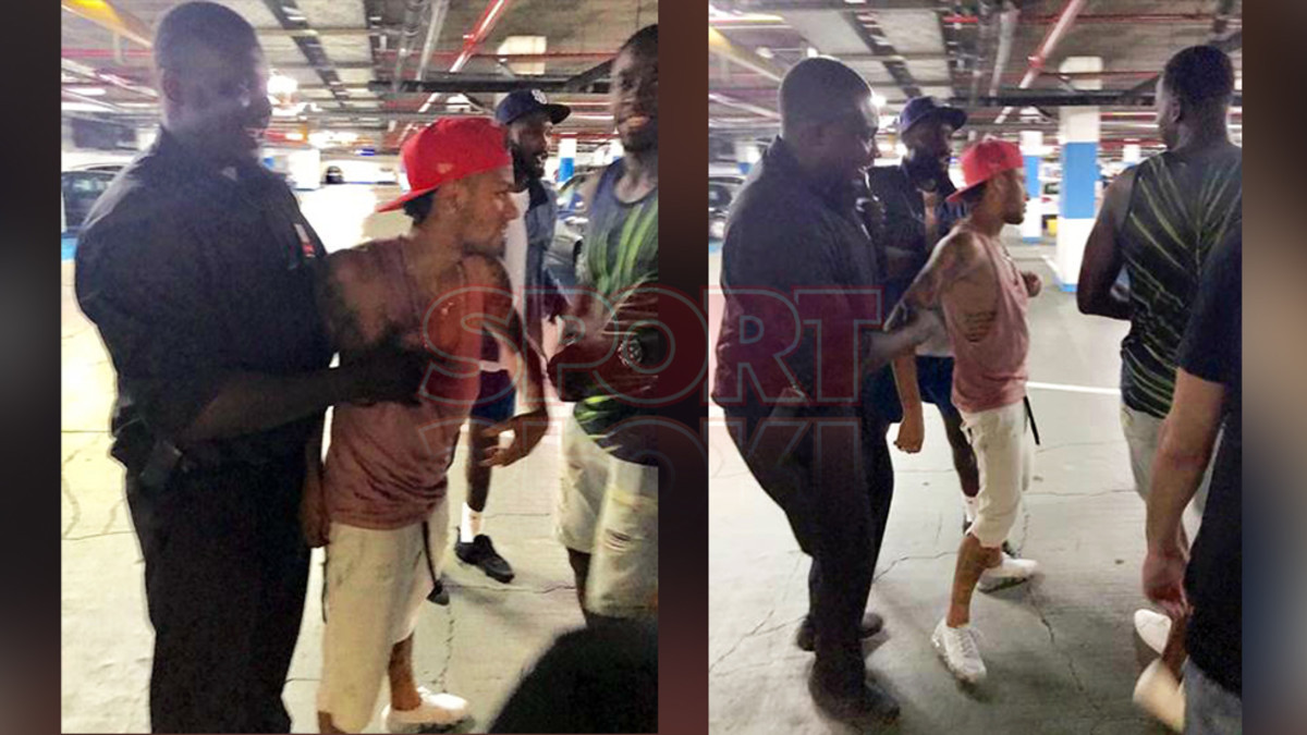 Звезда футбольного клуба "Барселона" набросился с кулаками на фаната