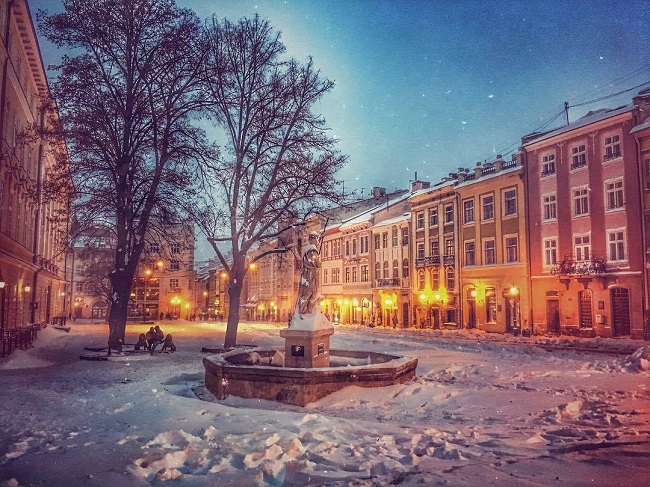 Снегопады в Украине: самые невероятные фото