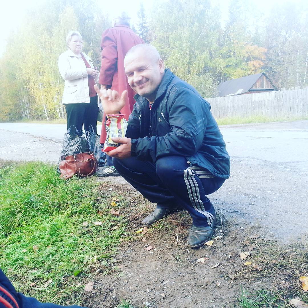 Россия, как она есть: подросток прославил своего пьяного батю в сети (фото и видео)