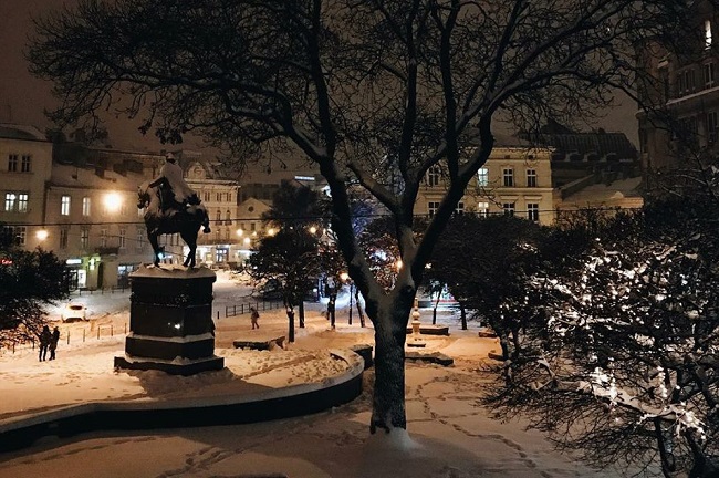 Снегопады в Украине: самые невероятные фото