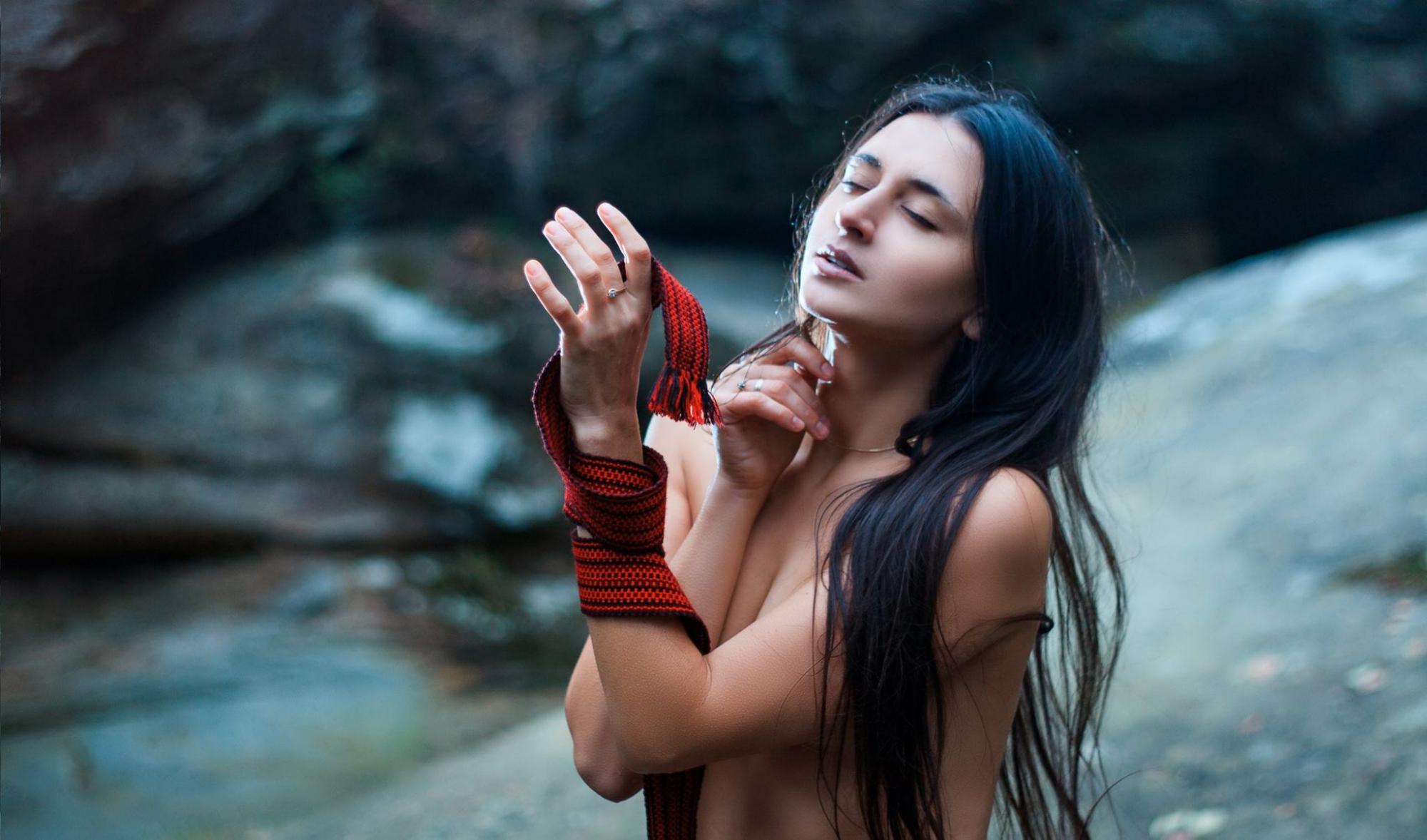 Гармония и простота: 15 фото, раскрывающих истинную красоту украинок (18+)