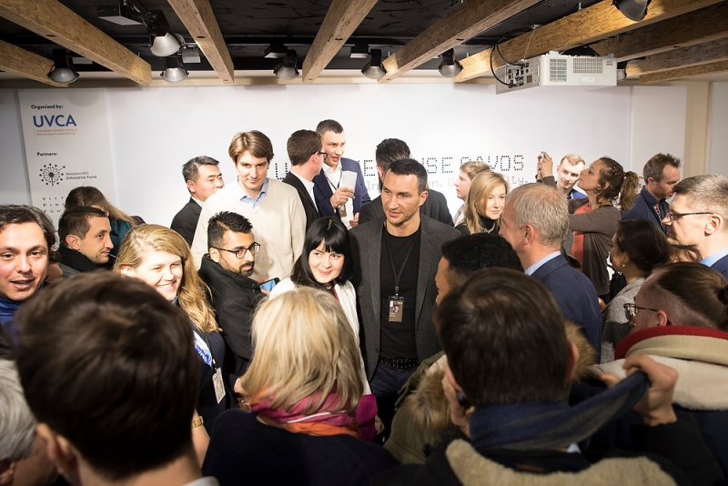 Братьям Кличко в Давосе вручили Специальную награду