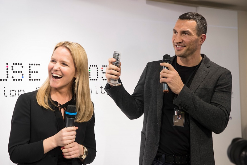 Братьям Кличко в Давосе вручили Специальную награду