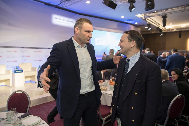 Братьям Кличко в Давосе вручили Специальную награду
