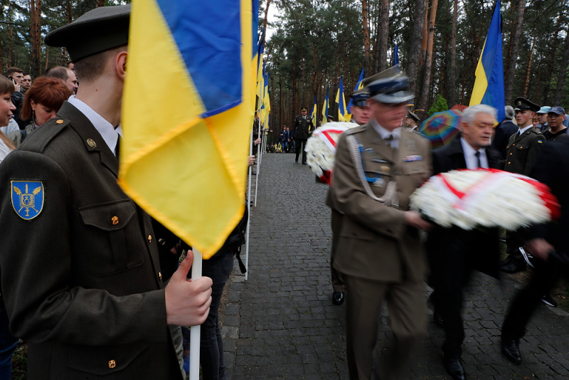 Кличко: Наша ответственность перед памятью жертв репрессий - отстоять нашу государственность