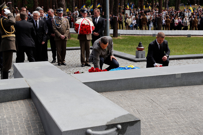 Кличко: Наша ответственность перед памятью жертв репрессий - отстоять нашу государственность