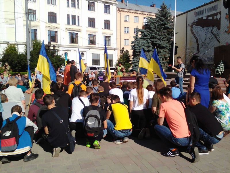 Ему было 23 года: на Буковине попрощались с погибшим на Донбассе бойцом (фото)