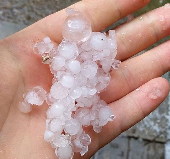 Львів накрила потужна злива з градом (фото, відео)