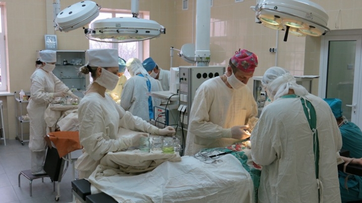 В Черновцах годовалый ребенок получил разрыв кишечника из-за игрушки