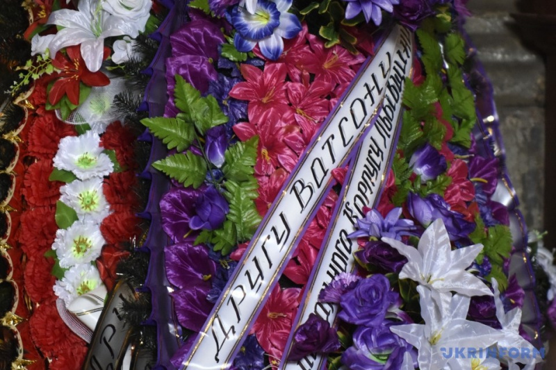 Во Львове в последний путь провели погибшего медика из полка "Азов" (фото)