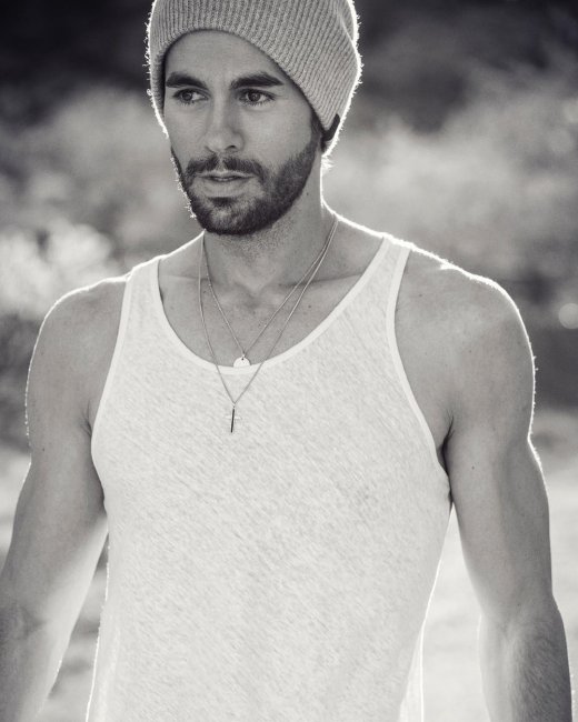 &quot;Порой бывает непросто&quot;: Иглесиас рассказал о супруге и детях