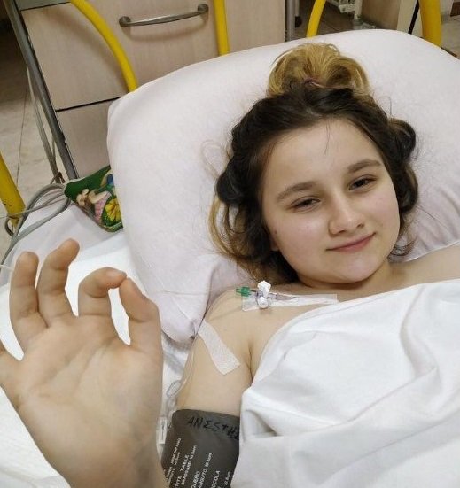 8 часов в коме: в сети показали переписку школьницы - жертвы буллинга