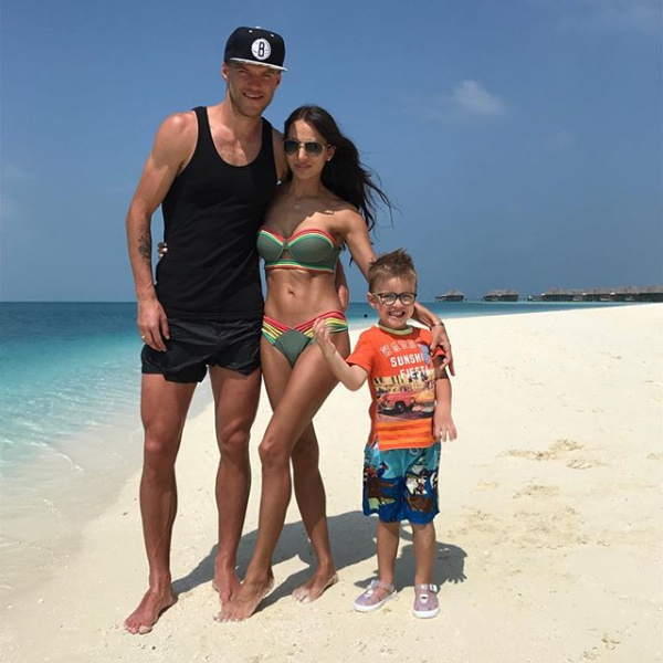 Дружина Ярмоленка поділилася пристрасним фото з футболістом