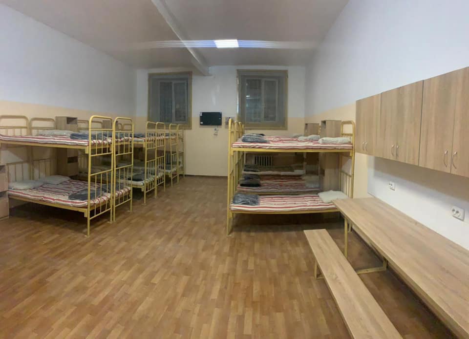 Фото камери в Лук'янівському СІЗО "до" і "після": просто 16 століття